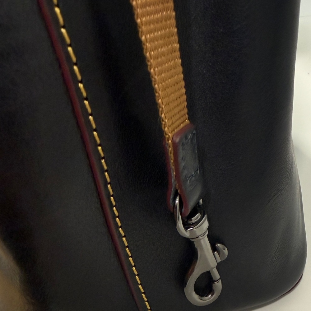 Dooney & Bourke Navy Florentine Brenna like new - Picture 8 of 13